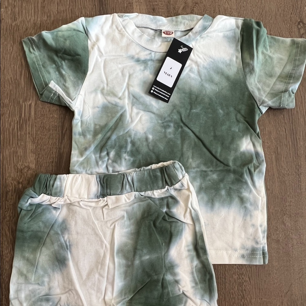Toddler tie dye short set!